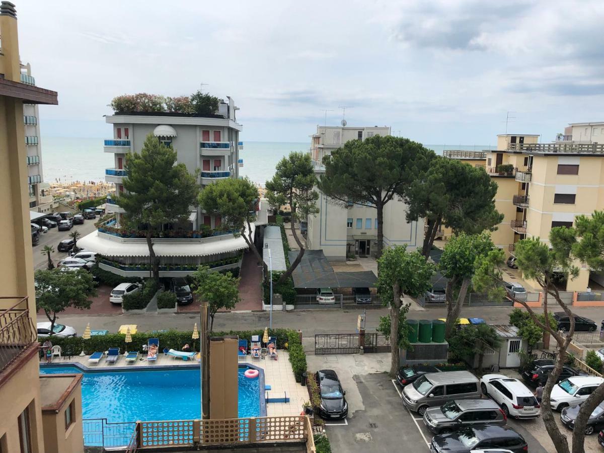 Hotel Amalfi Lido di Jesolo Exterior foto